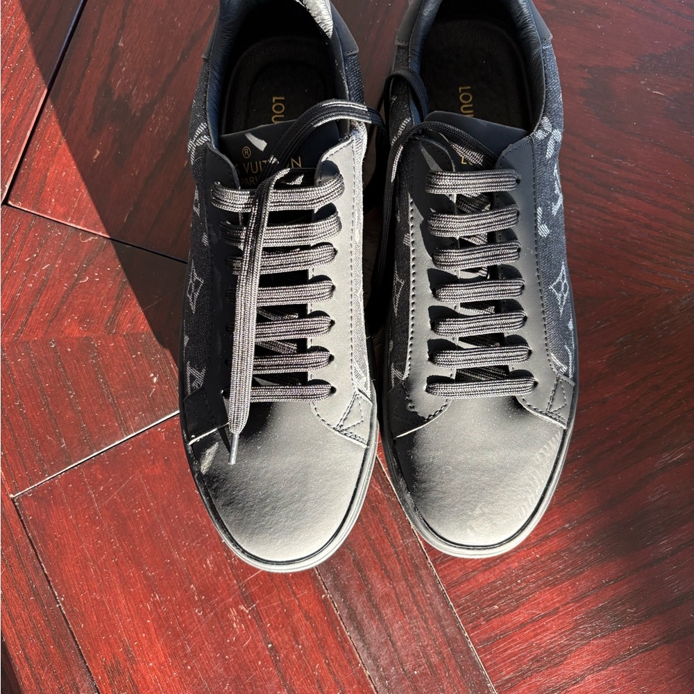 Louis Vuitton Black Monogram Sneakers Copy - Picture 1 of 4